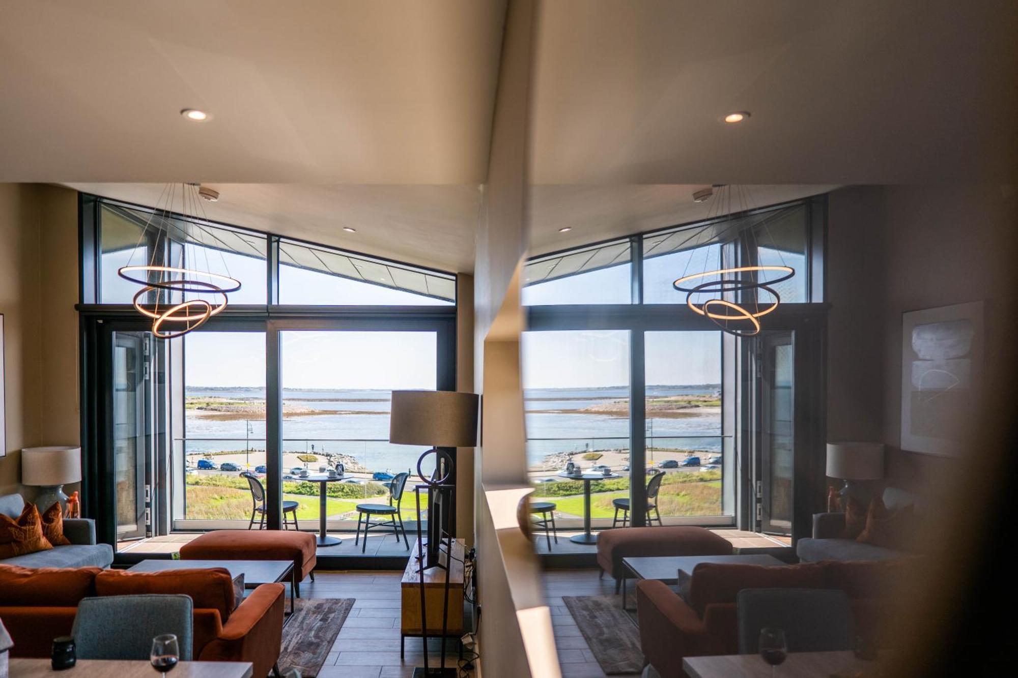 Shoreline Apartments Голуей Екстериор снимка